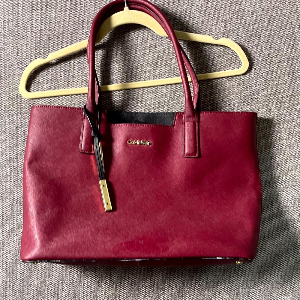 Calvin Klein Tote‎ Bag Womens One Size Maroon Saffiano Leather Shiny Silver Logo